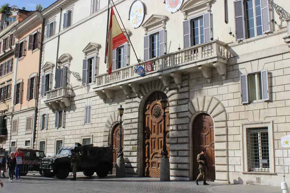 Plaza España Embajada España 4