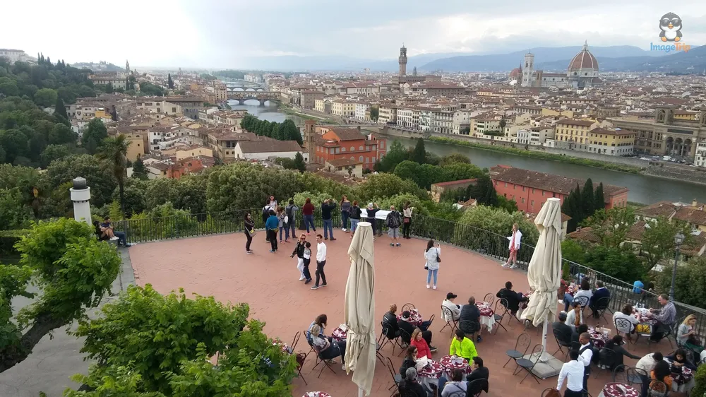 Piazzale Michelangelo 26