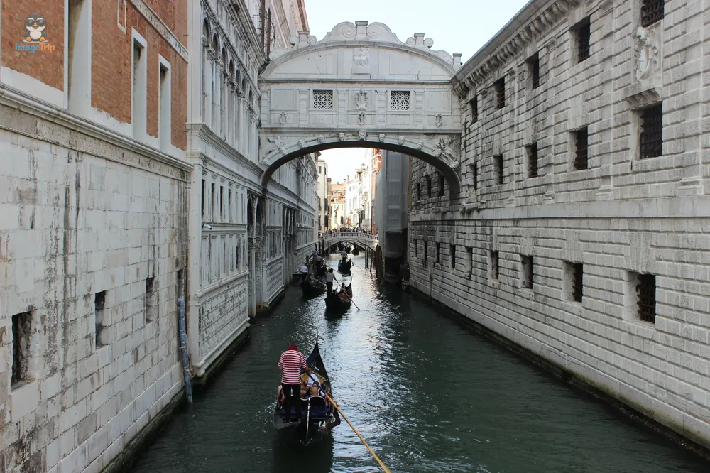 Riva degli Schiavoni 11