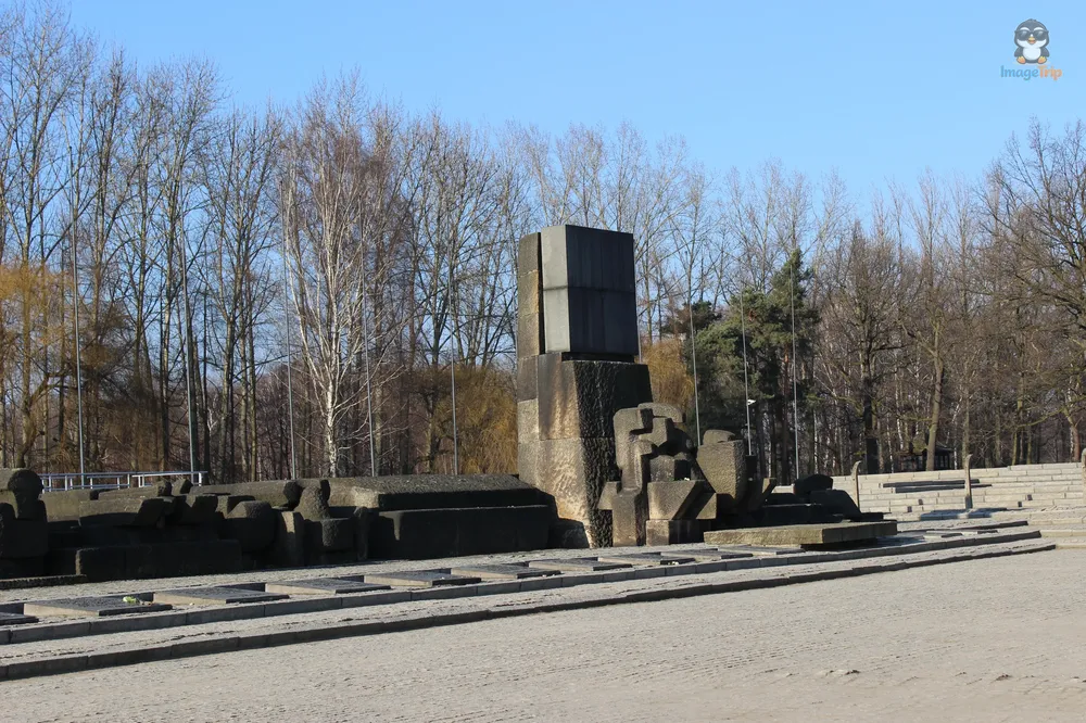 Auschwitz II 32